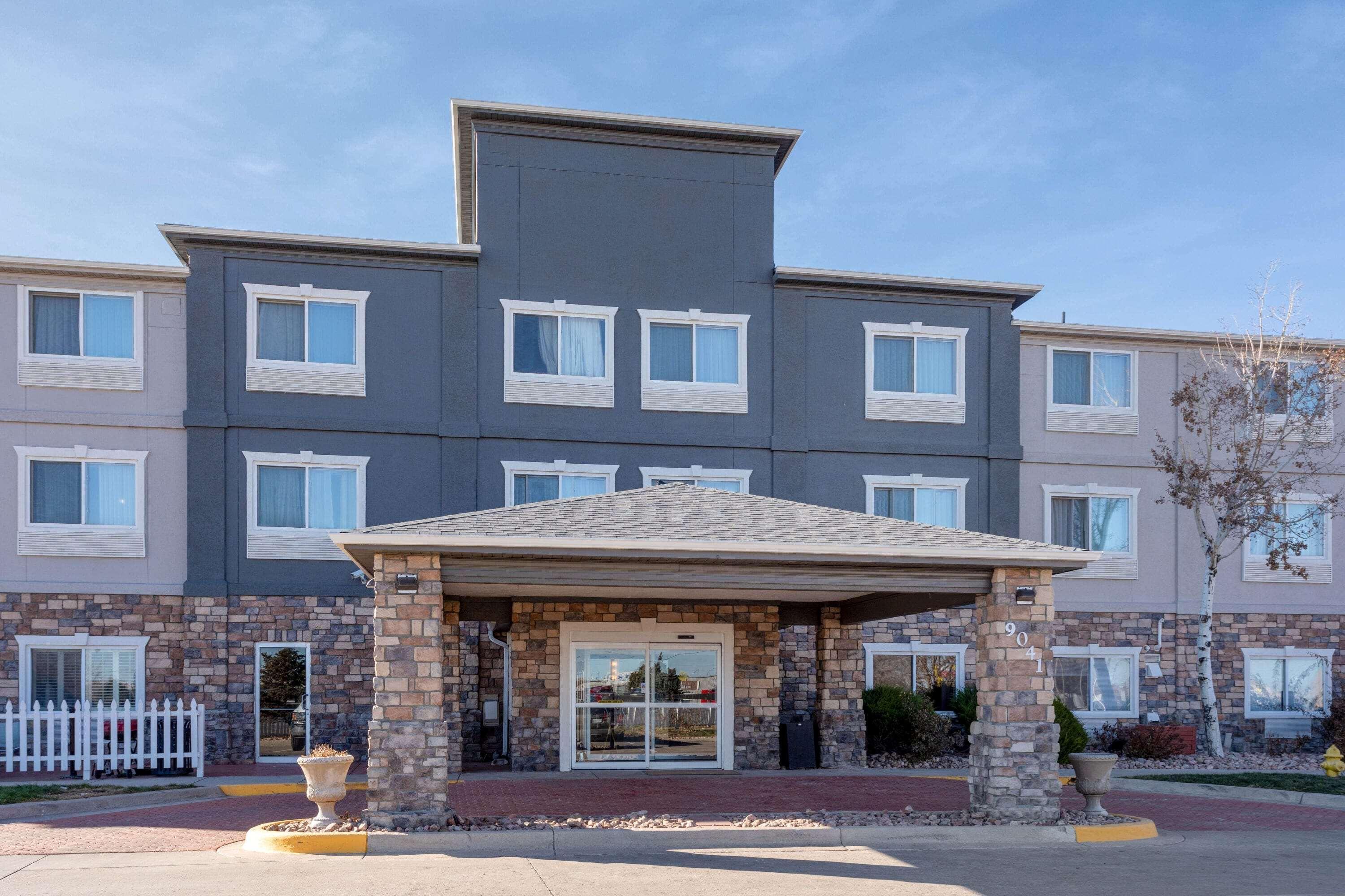 Baymont By Wyndham Henderson-Northeast Denver Esterno foto