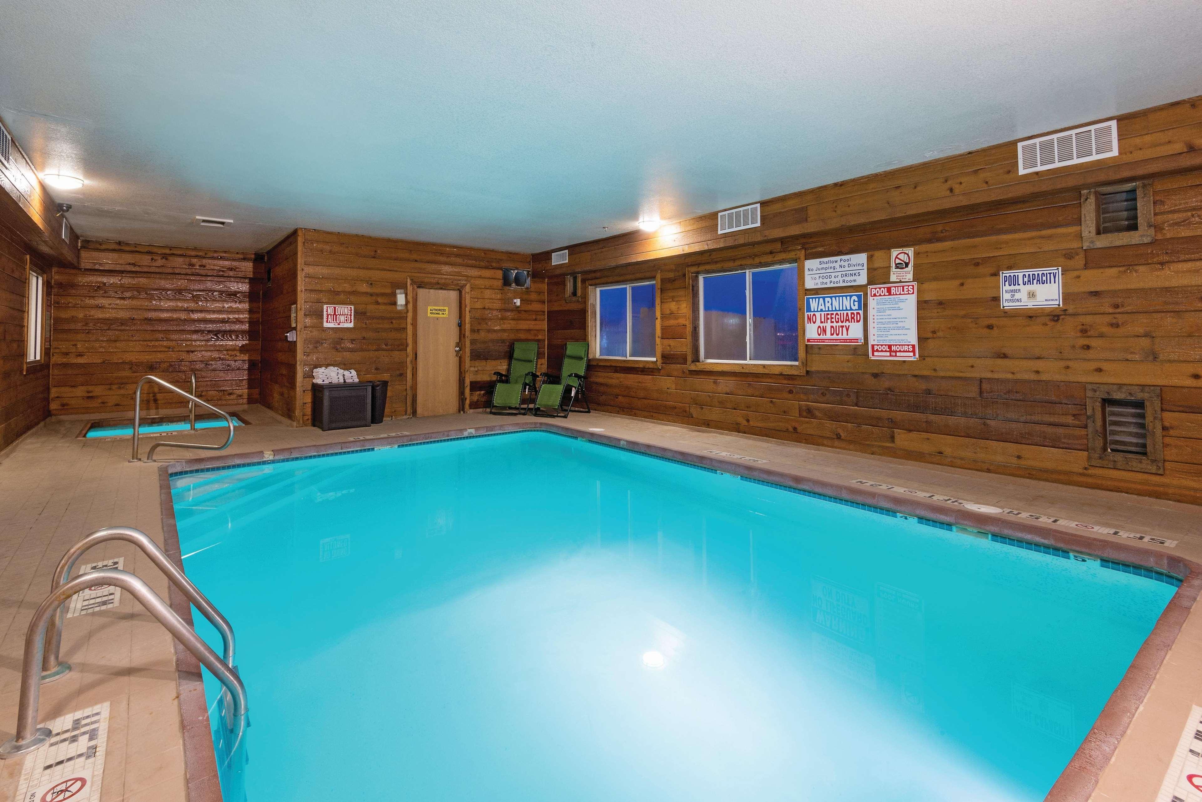 Baymont By Wyndham Henderson-Northeast Denver Esterno foto