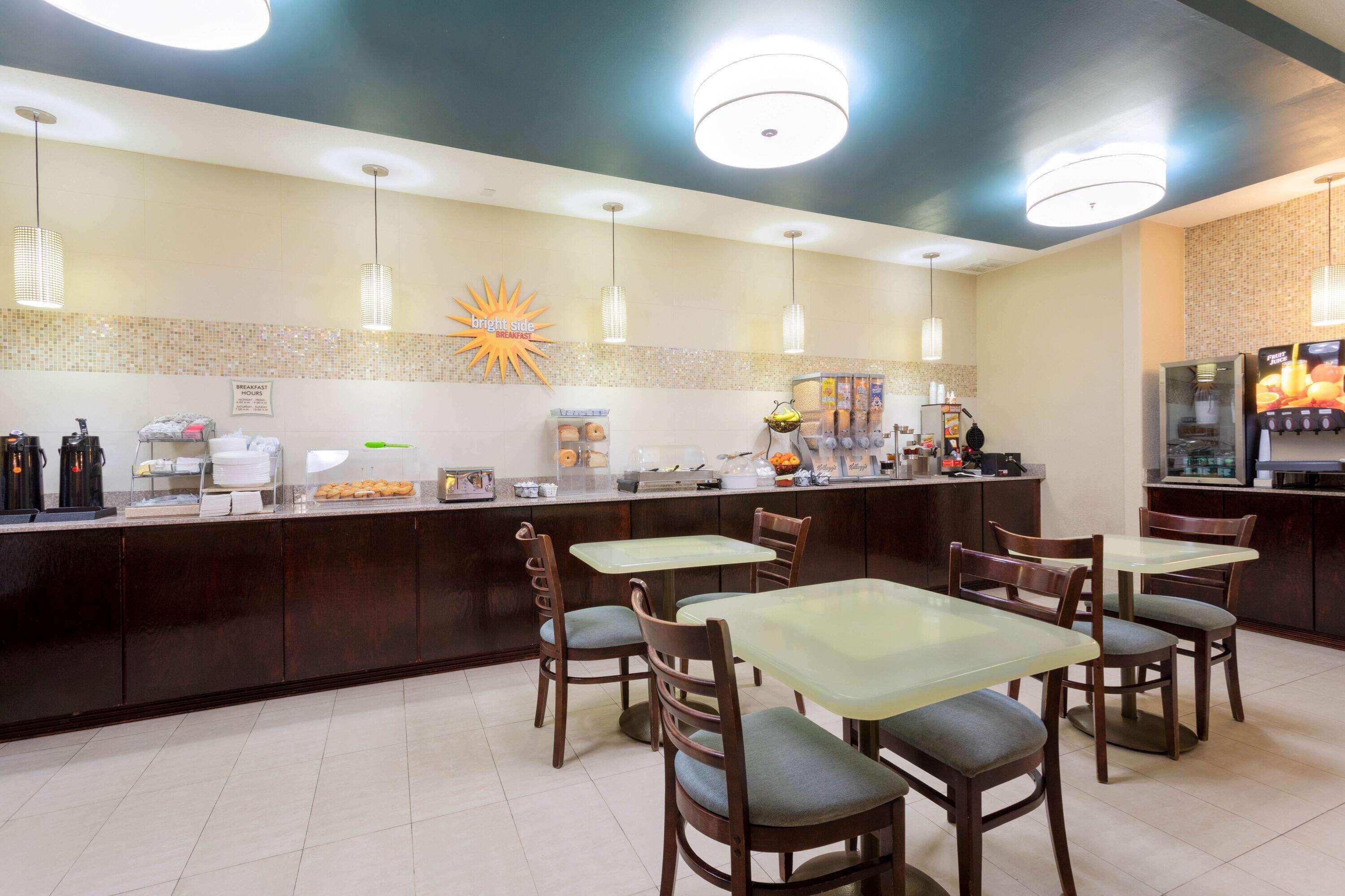 Baymont By Wyndham Henderson-Northeast Denver Esterno foto