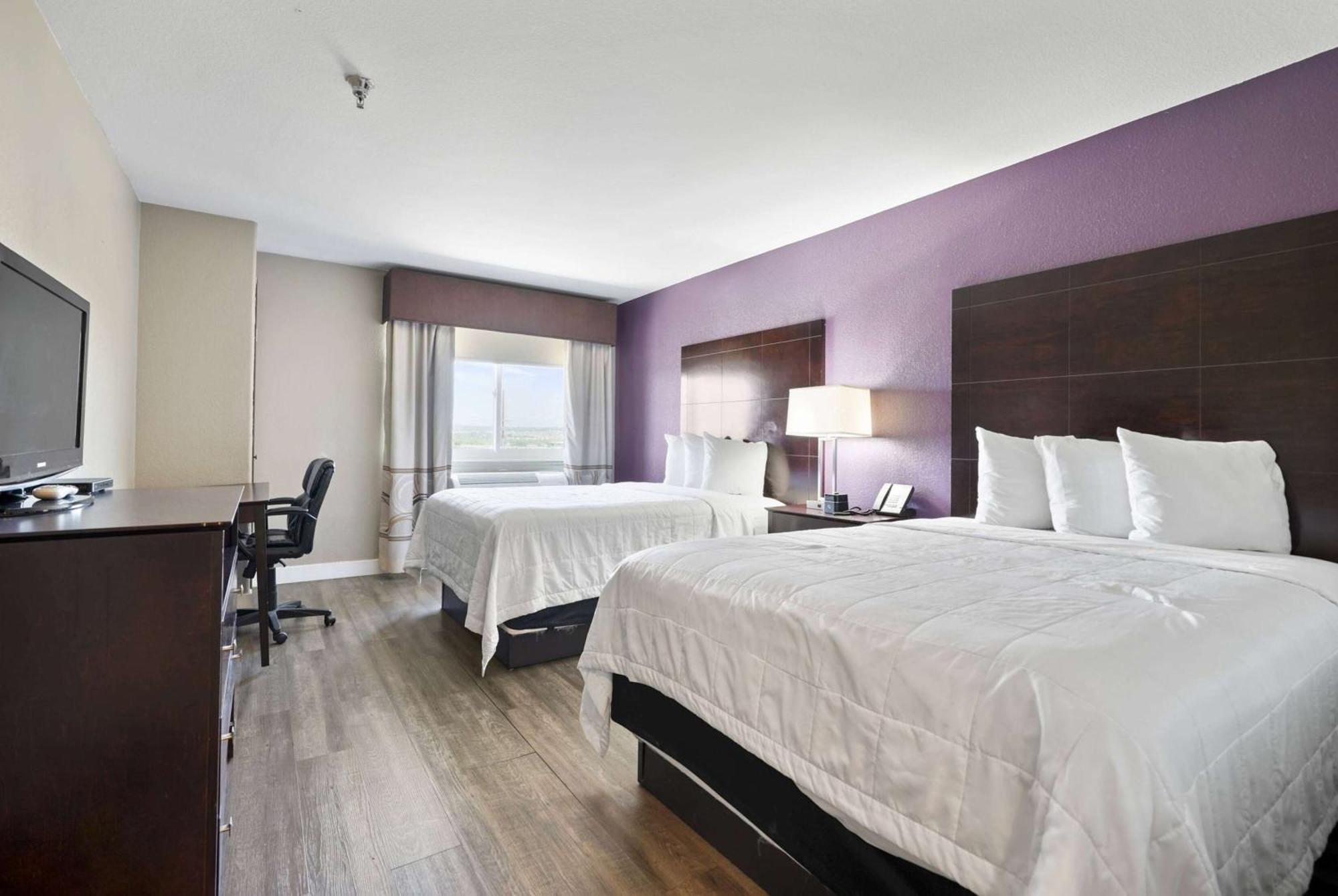 Baymont By Wyndham Henderson-Northeast Denver Esterno foto