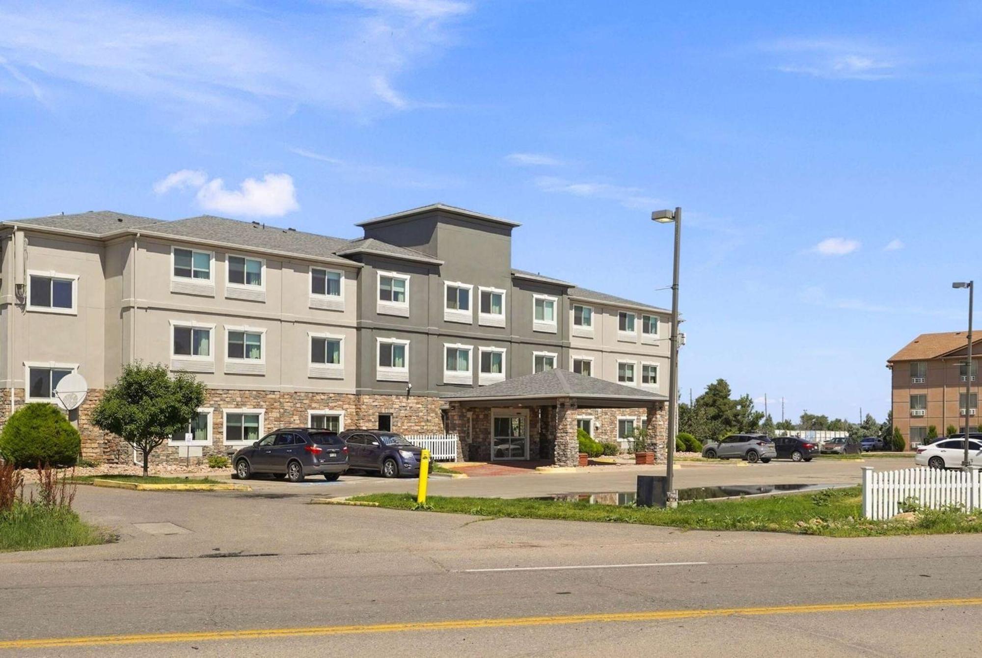 Baymont By Wyndham Henderson-Northeast Denver Esterno foto