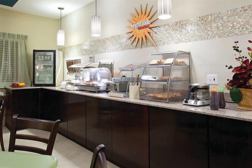 Baymont By Wyndham Henderson-Northeast Denver Esterno foto